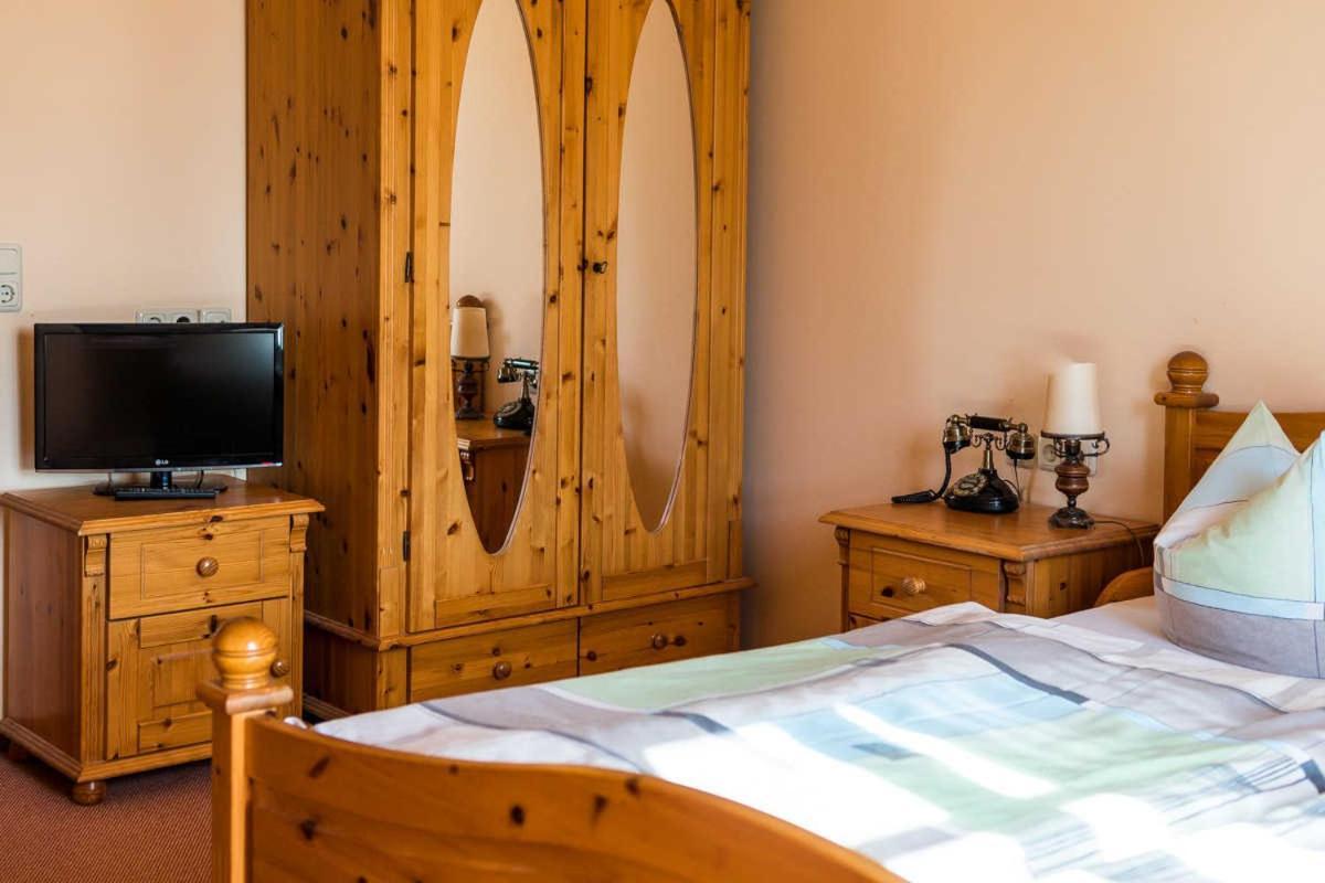 Landhotel "Zur Scheune" Bollewick エクステリア 写真